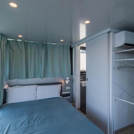 מלון Lisanza La Dolce Vita House Boat מראה חיצוני תמונה