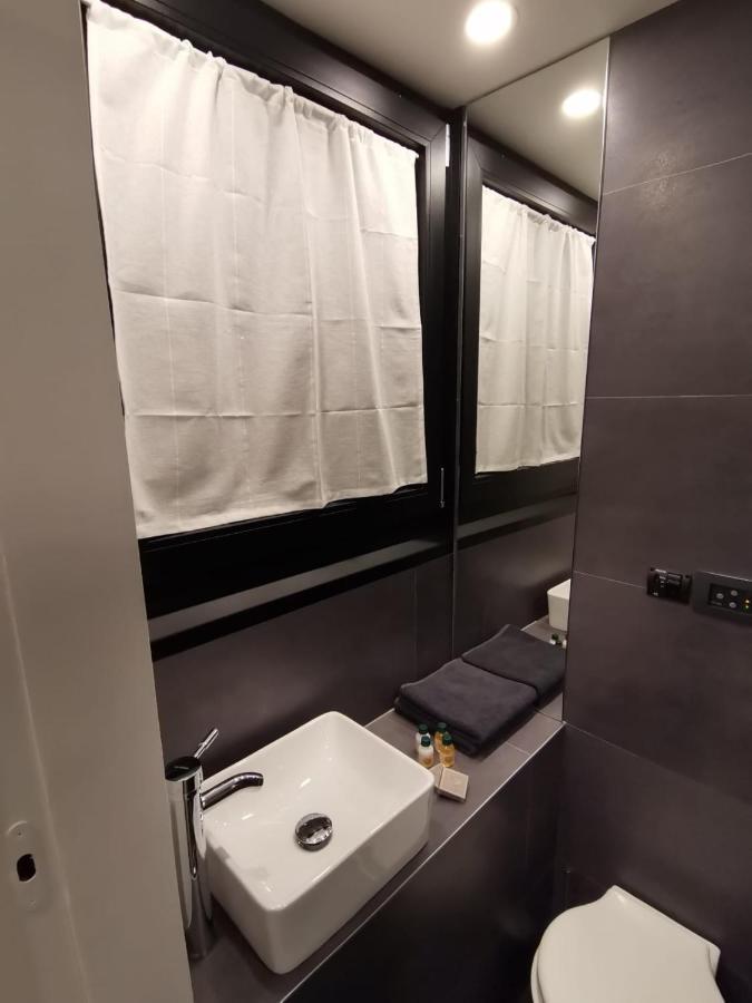מלון Lisanza La Dolce Vita House Boat מראה חיצוני תמונה