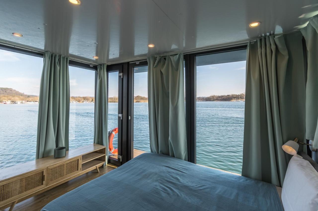 מלון Lisanza La Dolce Vita House Boat מראה חיצוני תמונה