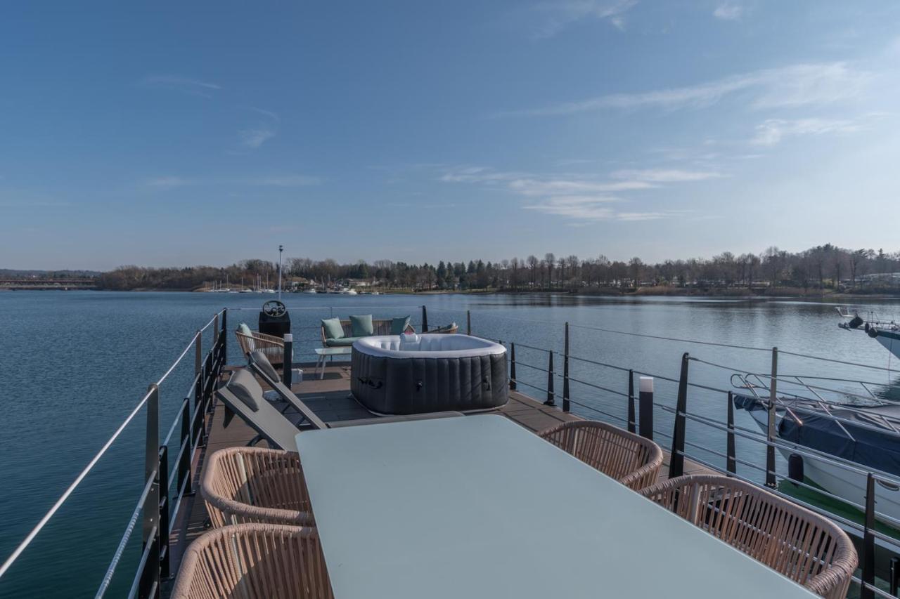 מלון Lisanza La Dolce Vita House Boat מראה חיצוני תמונה