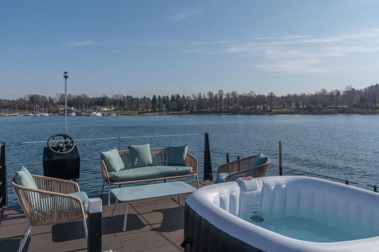 מלון Lisanza La Dolce Vita House Boat מראה חיצוני תמונה