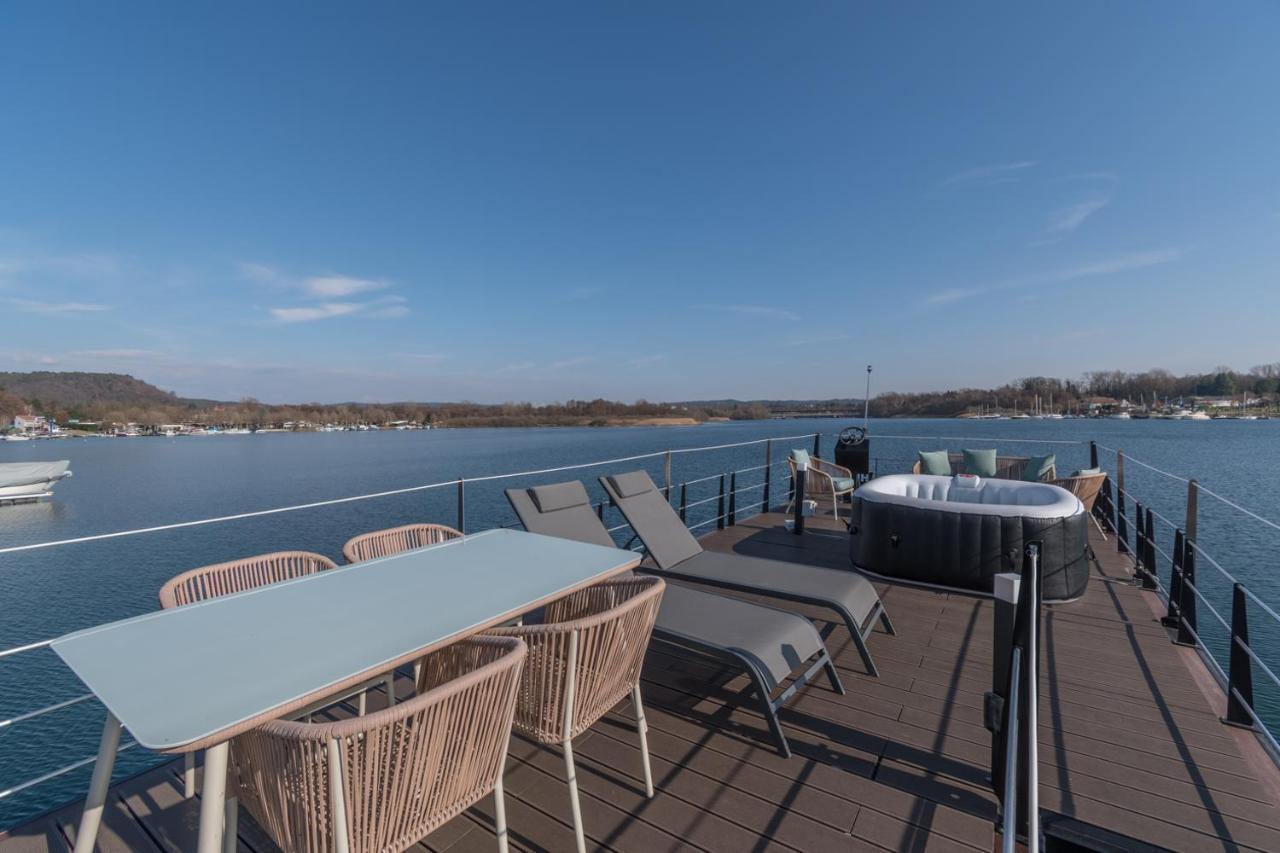 מלון Lisanza La Dolce Vita House Boat מראה חיצוני תמונה